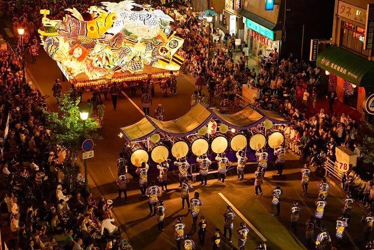 mejor epoca para viajar a tokio si te gustan los festivales