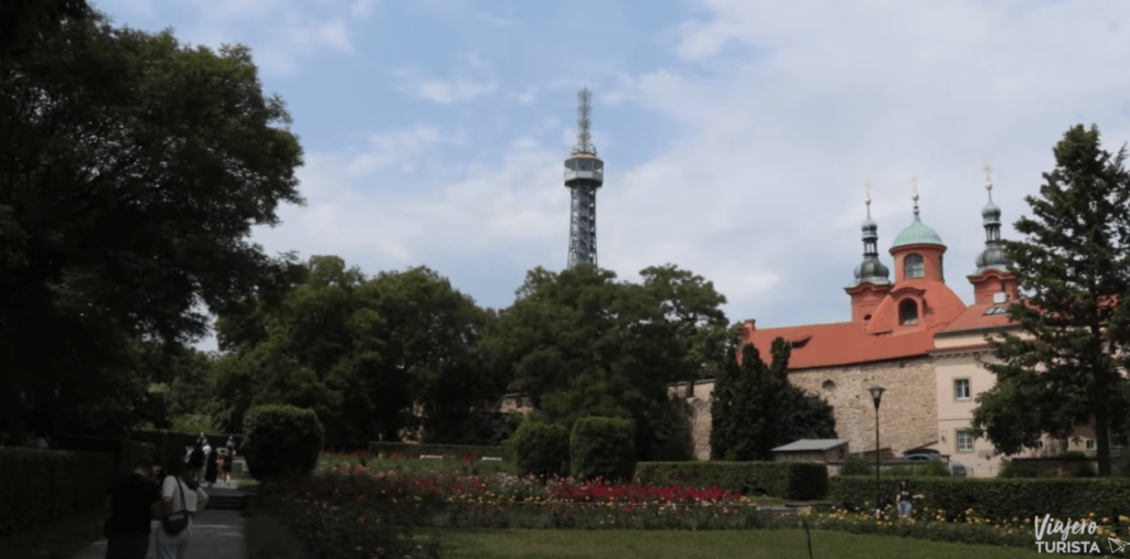 funicular torre petrin praga